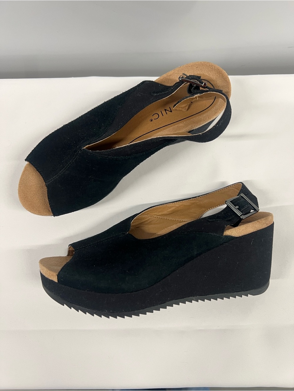 ✨ SALE Vionic Trixie suede wedge platform sandal